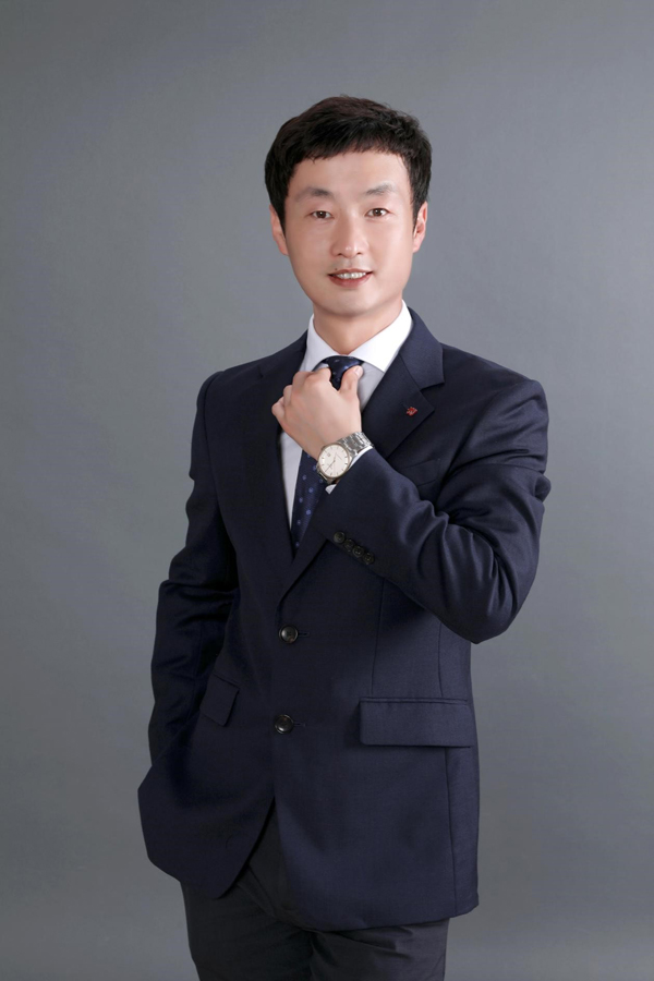 李小东 